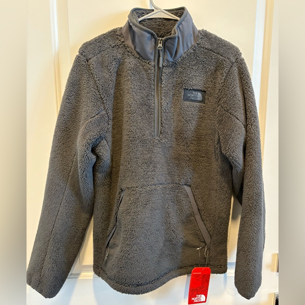 Men’s North Face Campshire 1/4 Zip, Size Small. NWT.